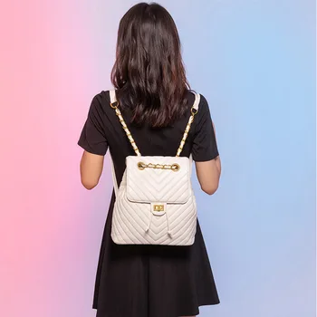Bag2021 új külkereskedelmi női táska Lingge V lánc koreai egyszínű szabadidő Női Hátizsák Fekete Hátizsák