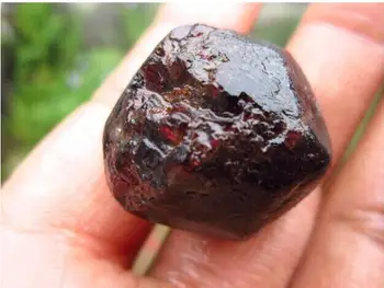 Természetes kristály garnet kristály kő nagy részecskék Bor vörös 40-70g